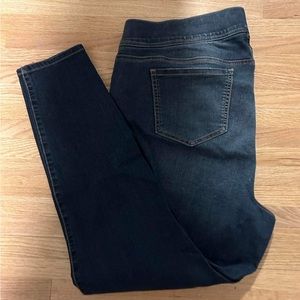 NWOT Torrid Lean Jeans in size 2R